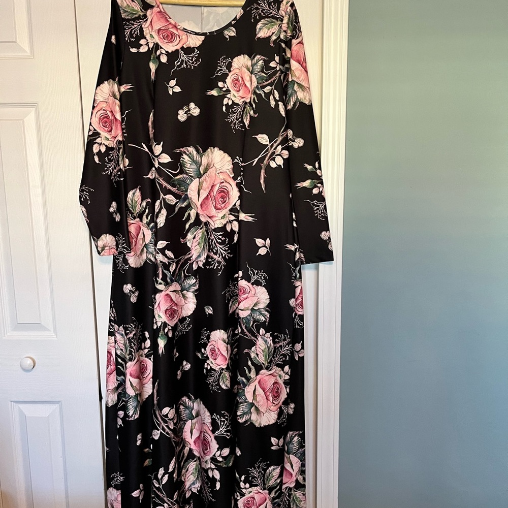 Beautiful Floral maxi dress size 1x